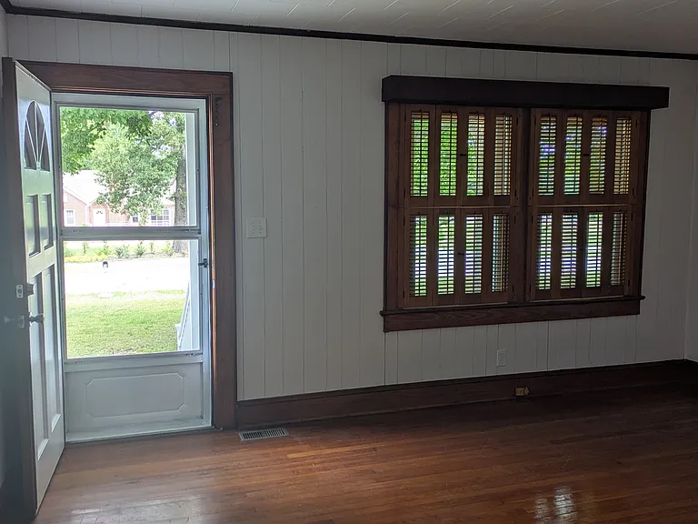 813 E Haggard Ave — Photo 10