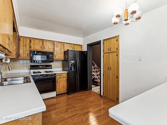 3rd image of 10136 S Saint Lawrence Ave