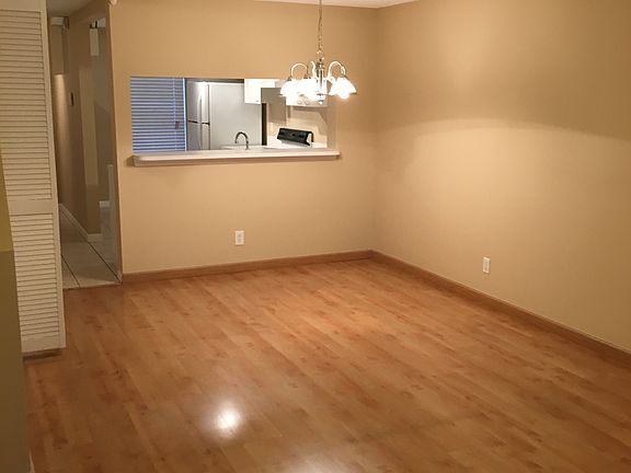 5th image of 4954 SW 31st Ter