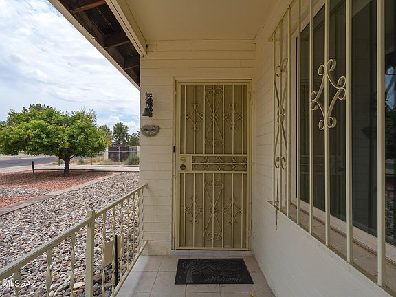 4th image of 712 S Erin Ave E