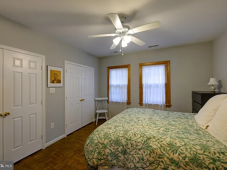 226 3rd St NE #35 — Photo 16