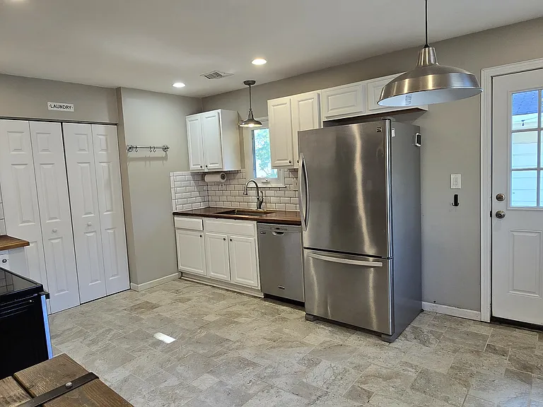139 Kenyon Dr — Photo 3