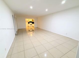 2950 Griffin Rd #3, Fort Lauderdale, FL 33312