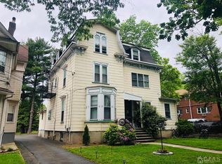 420 Chestnut St, Roselle Park, NJ 07204