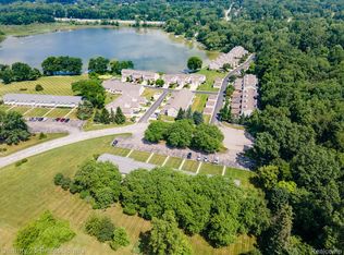 5959 Alan Dr APT 56, Brighton, MI