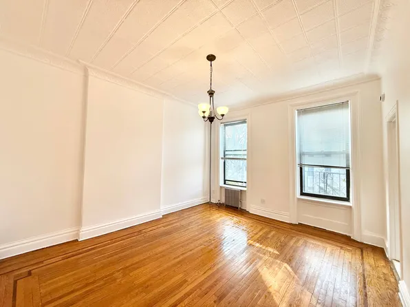 470 Henry Street image 1 of 13