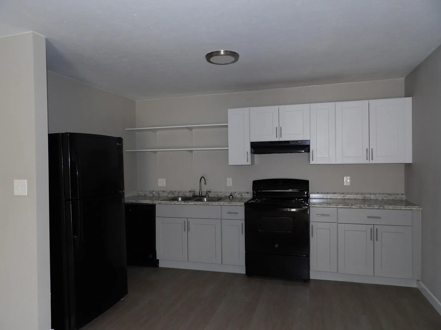 2 bed, 800 sqft, $1,250 — Photo 1