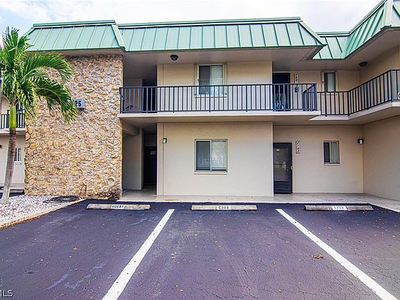 2nd image of 6725 Winkler Rd #203C