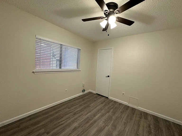 551 Stonewall Way — Photo 8
