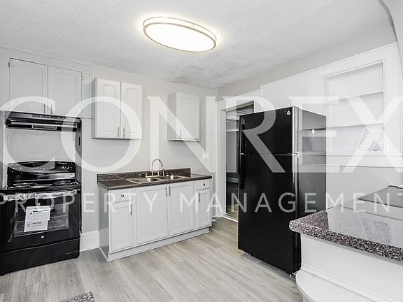 5th image of 4040 Dinglewood Ave