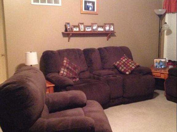 5th image of 384 Truman Dr