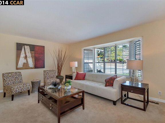 4th image of 20 Corliss Dr