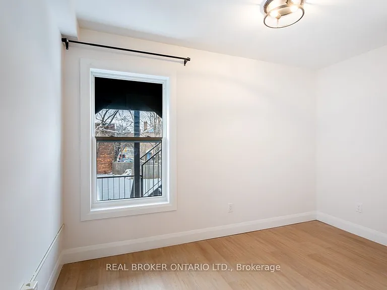 115 Catharine St N #2 — Photo 15