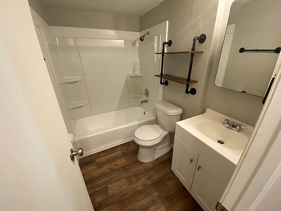 5th image of 236 S 181st Ave E