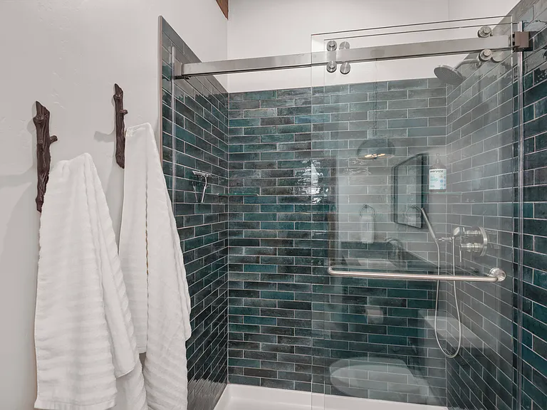 945 Nob Hill Rd #2 — Photo 6