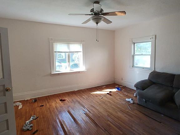 3rd image of 128 W McKibben St