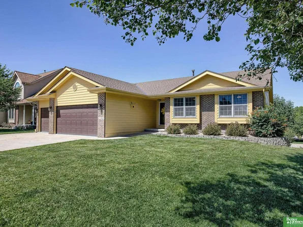 21984 Bobwhite Ave, Gretna, NE 68028