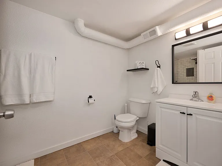 1221 N A St — Photo 31