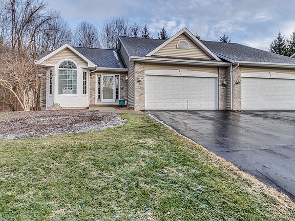 2nd image of 128 Potters Ct