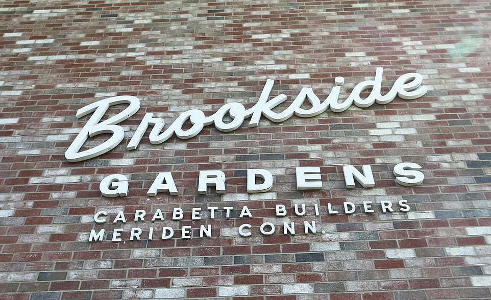 Brookside Gardens Apartments — Photo 1