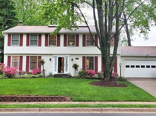 9826 Summerday Dr, Burke, VA 22015