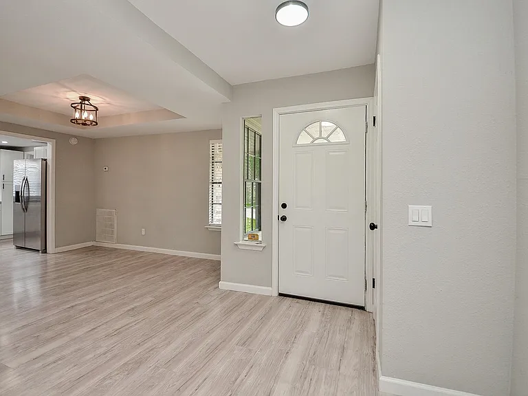 22018 Grand Forks Dr — Photo 6