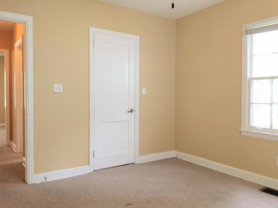 1st image of 121 Lake Morton Dr APT 1