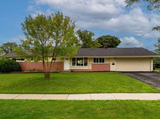 585 Newark Ln, Hoffman Estates, IL 60169