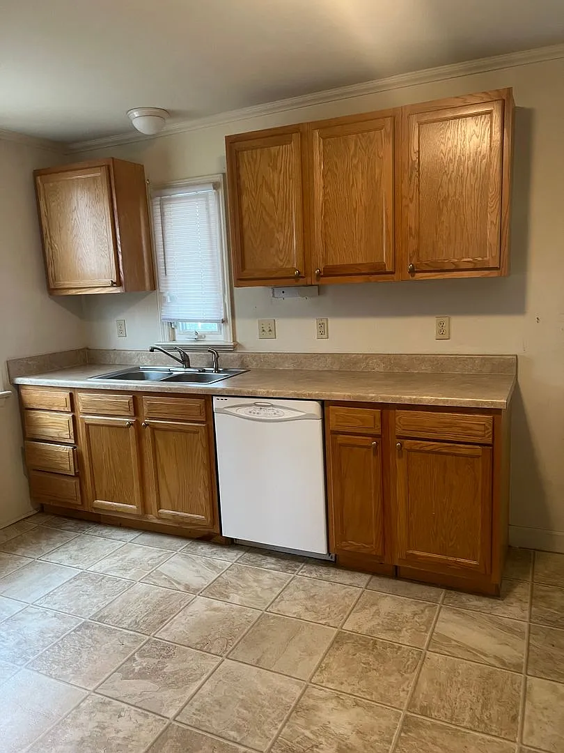 38 E Main Street — Photo 1