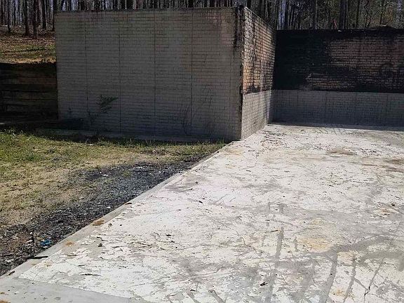 2nd image of 365 Country Lake Dr