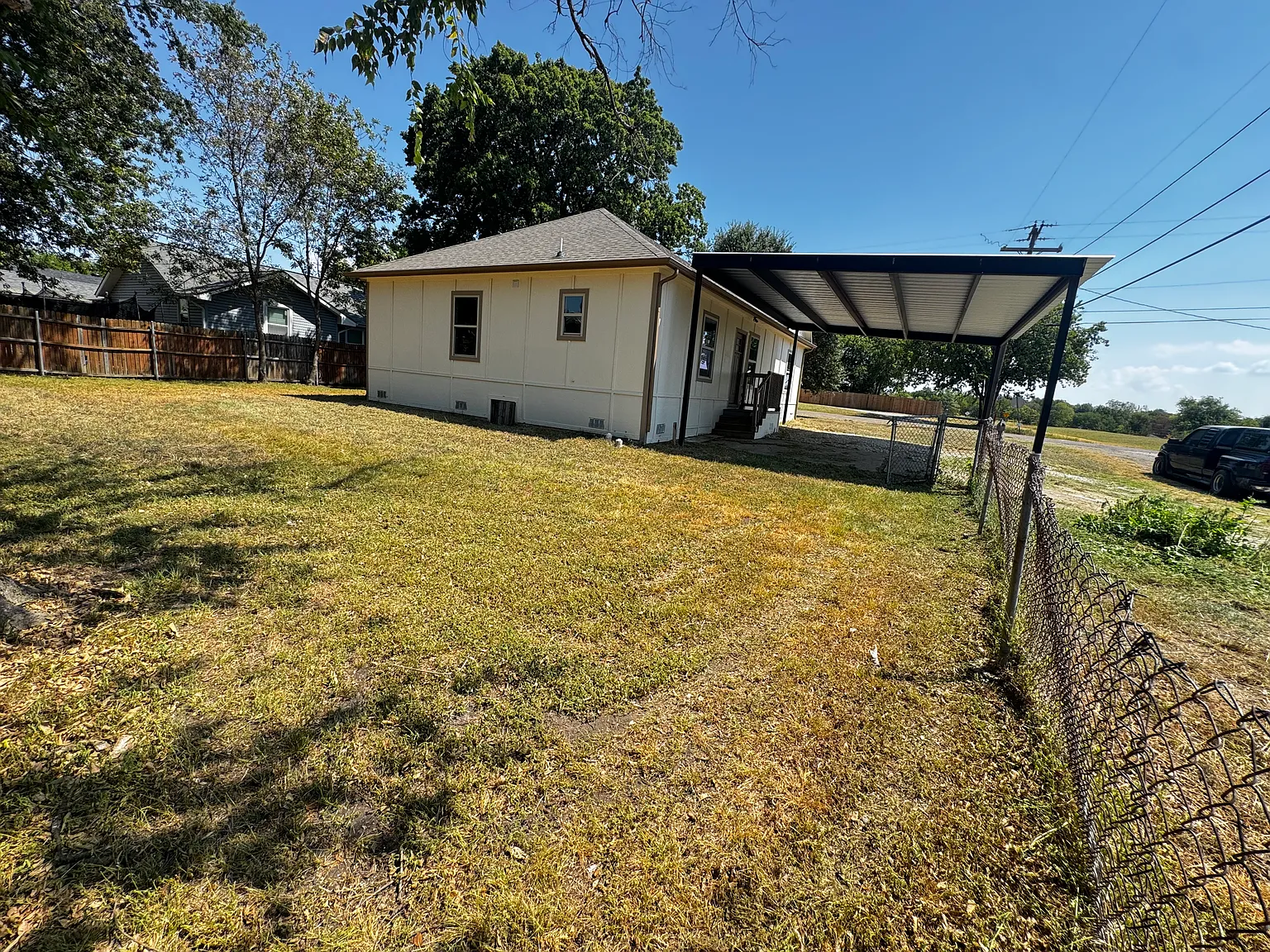 3 bed, 1350 sqft, $1,800 — Photo 4