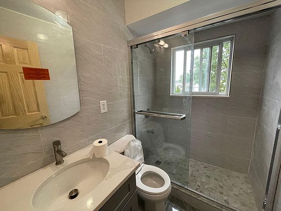 3rd image of 120 Linwood Ave Floor 1