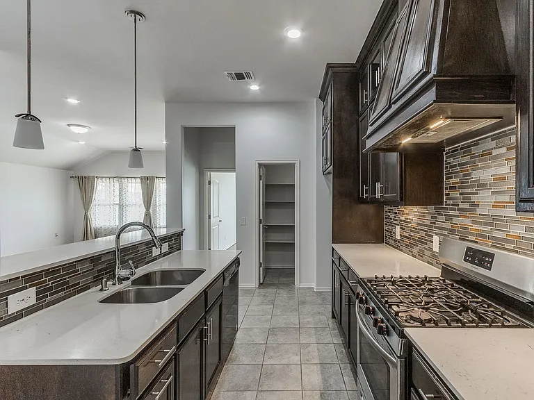 15704 Caney Dr — Photo 8