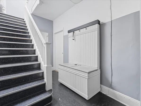 301 Ege Avenue image 8 of 16