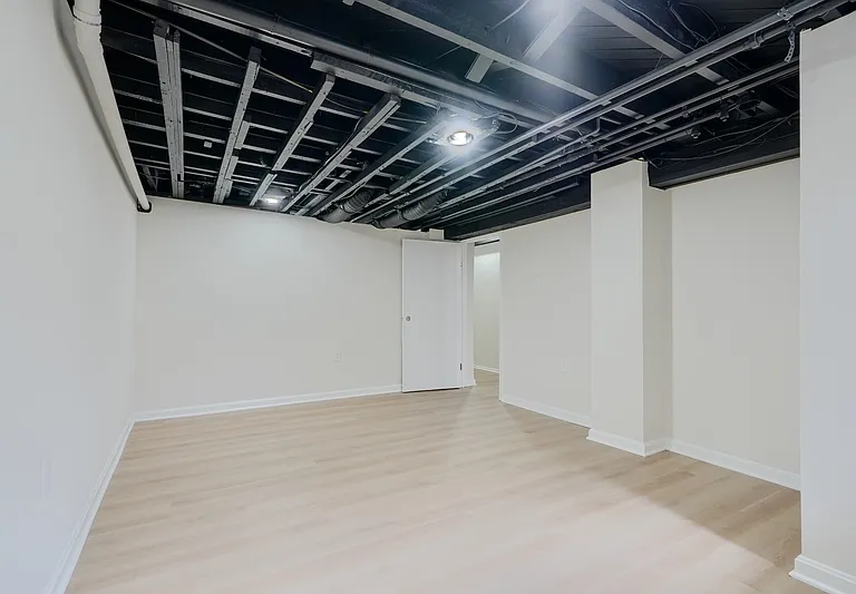 2976 Cornwall Rd #1 — Photo 18