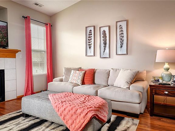 4th image of 1307 SE University Ave Unit 204