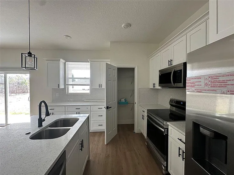 1323 E Derby Dr — Photo 6