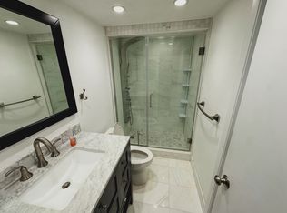 927 NE 199th St APT 101, Miami, FL 33179