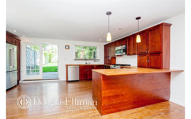 Rented by Douglas Elliman | media 14