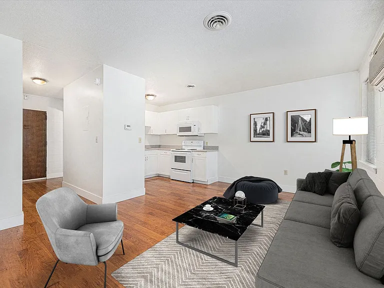 405 Washington St SE — Photo 8