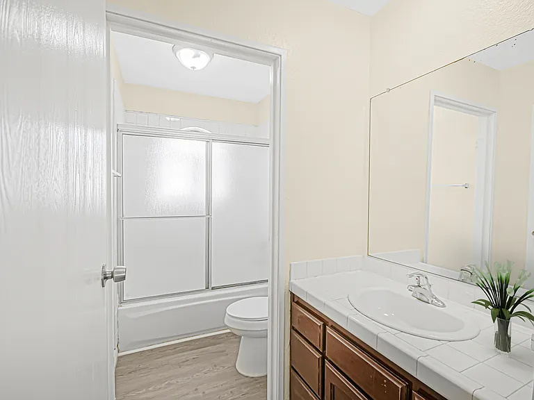 1241 E Avenue R #C — Photo 11