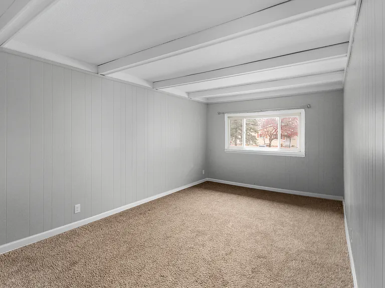 2270 Wernert Ave — Photo 14
