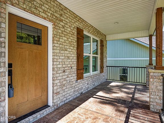 5th image of 164 Hawes Cir