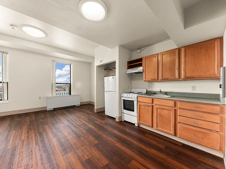 206 Flats — Photo 35