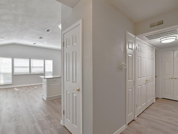 3rd image of 2108 Sharpshire Ln
