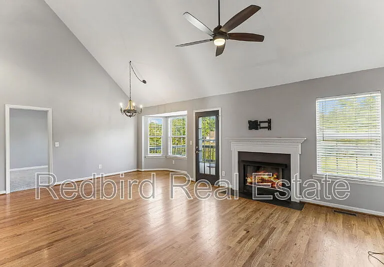 1057 Meandering Way — Photo 3