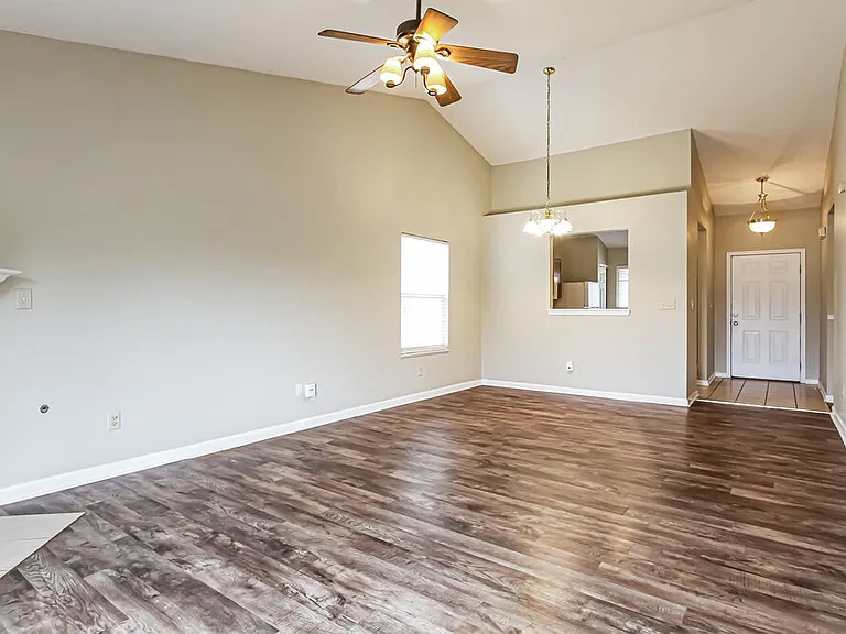 5384 Lakeside Manor Dr — Photo 7