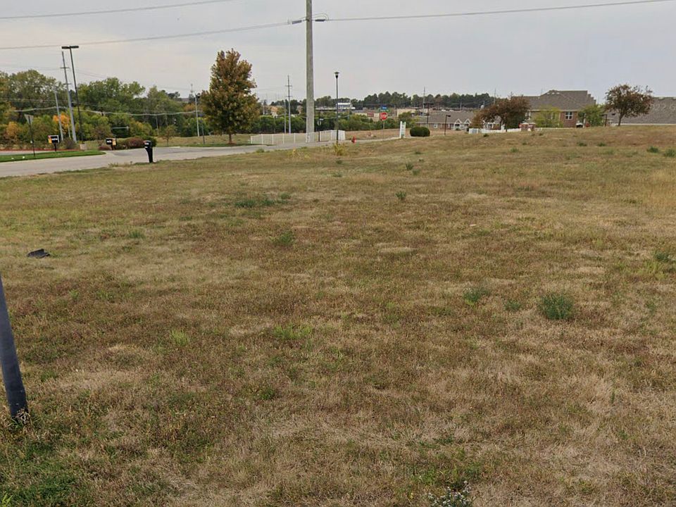 2nd image of 2220 N 86th St