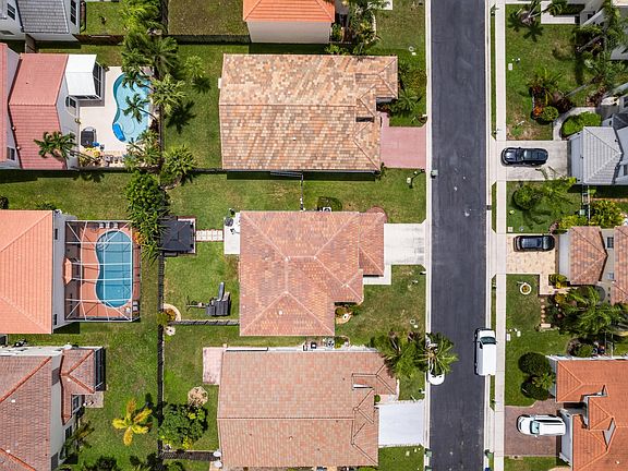 4th image of 3090 BAYBERRY Way