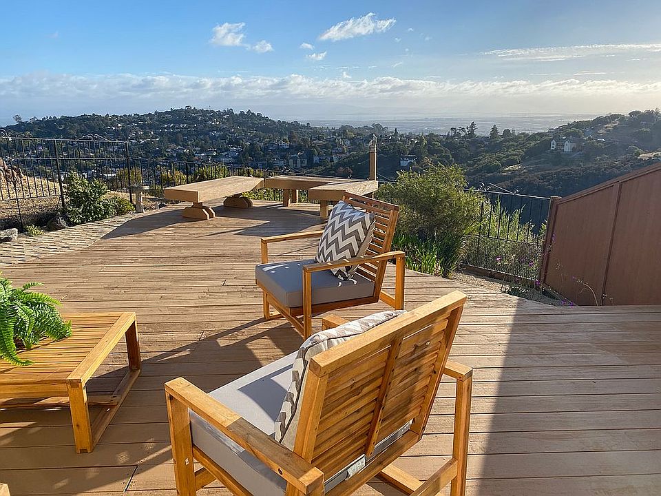 Beautiful Bay View Backyard